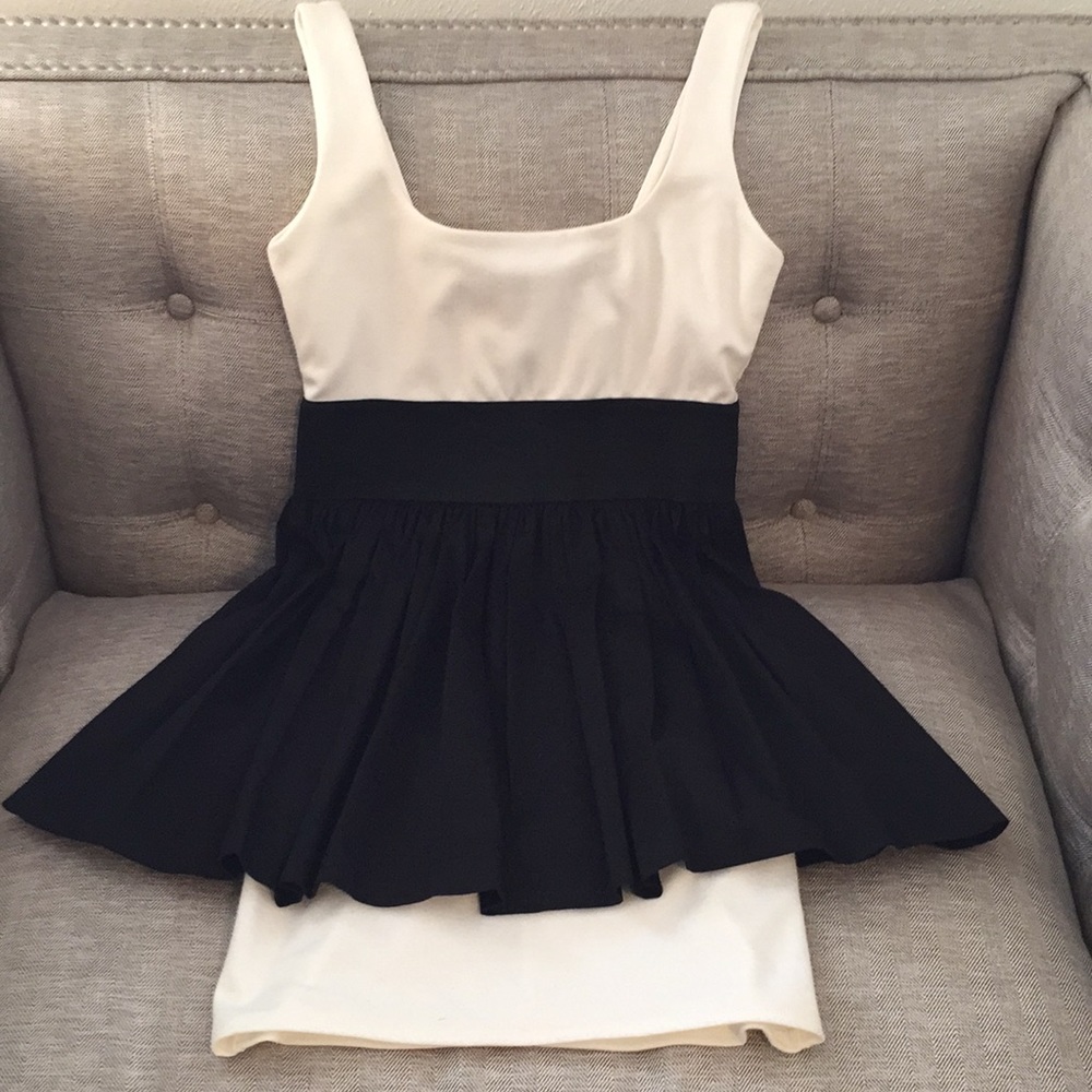 Authentic Kag Cie fit & flared dress Back zipper.